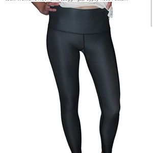 Teeki leggings. Recycled and sustainable brand